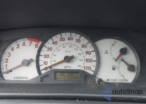 2004 Toyota Corolla S z USA, uszkodzony, nr VIN 1NXBR32E94Z290998